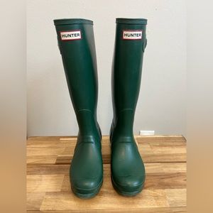 Matte green hunter rain boots